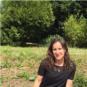 Lycéenne en Terminale ST2S, propose des cours particuliers pour des élèves de primaire ou collegiens (espagnol, mathématiques, français..)